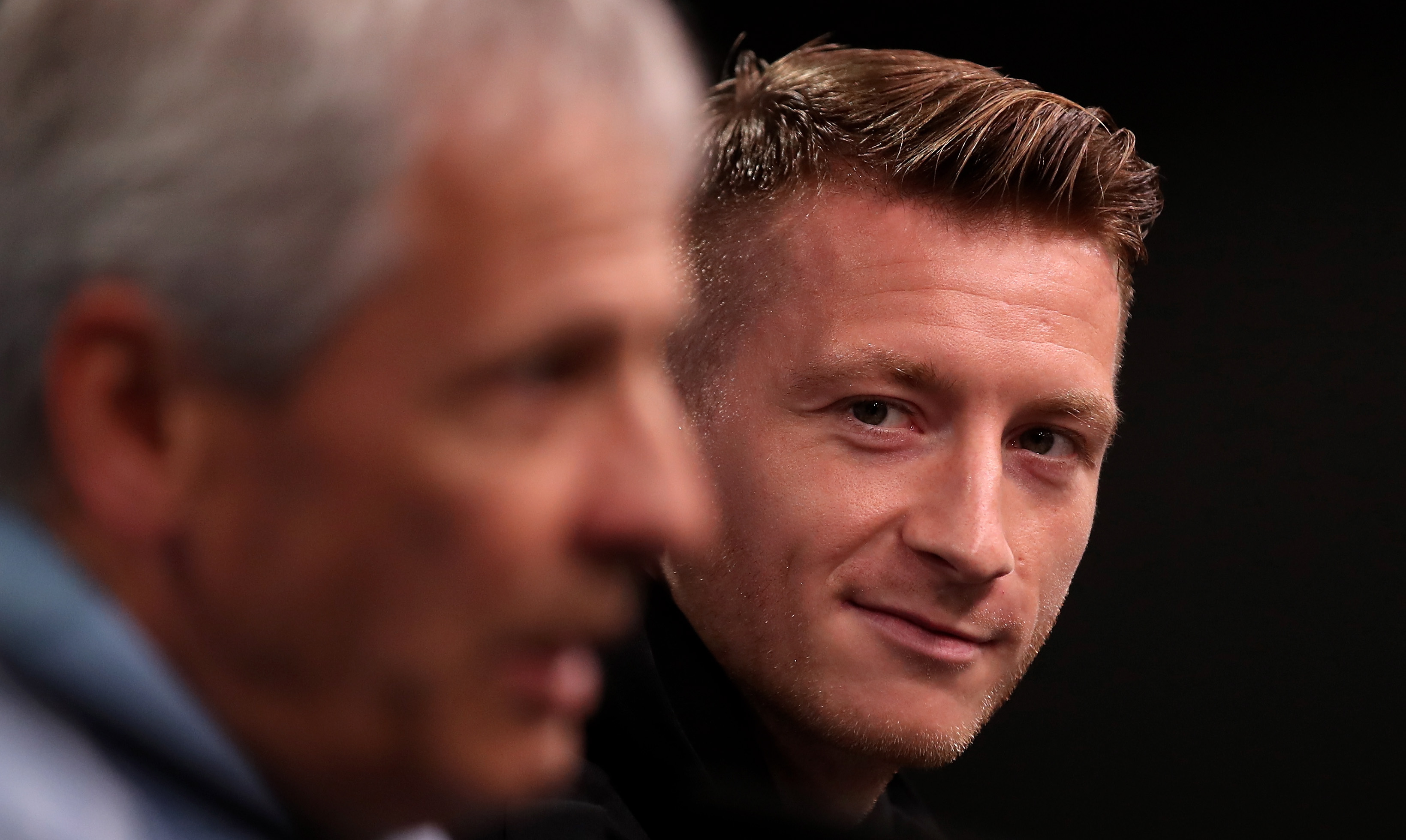 赛前体能课后，尼斯官宣签约备战欧冠，球迷炸锅，更衣室氛围转暖的简单介绍